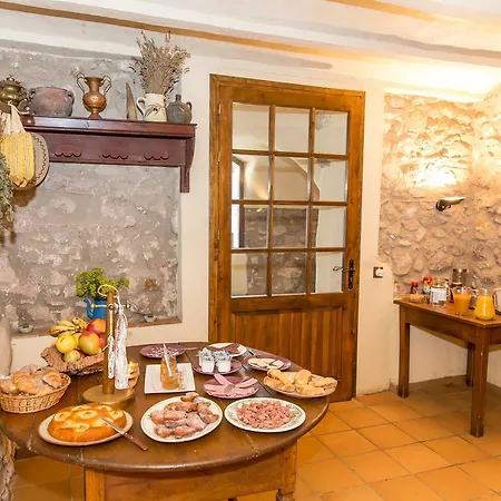 Country house Turismo Rural Can Massot *